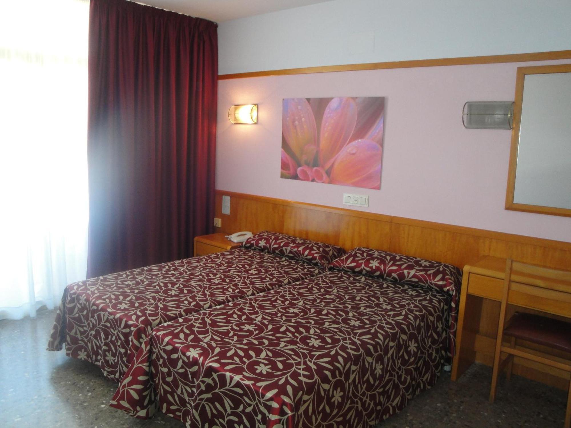 Hotel Esplendid Бланес Экстерьер фото